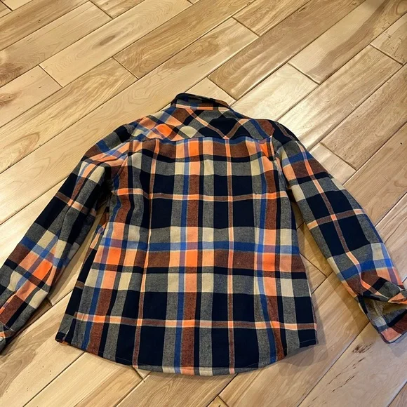 Shacket - Picture 2 of 3